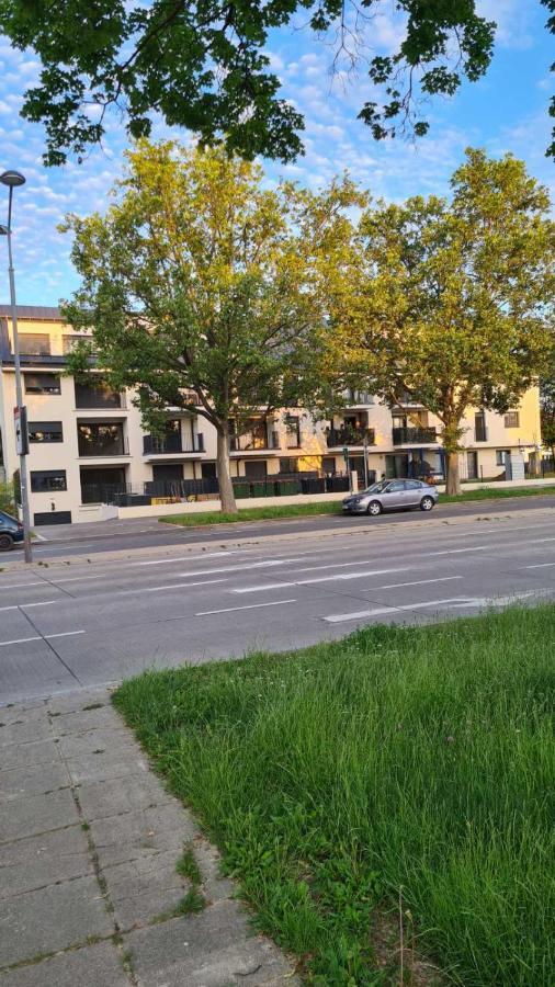 וינה Top Apartments Kaiserebersdorf מראה חיצוני תמונה